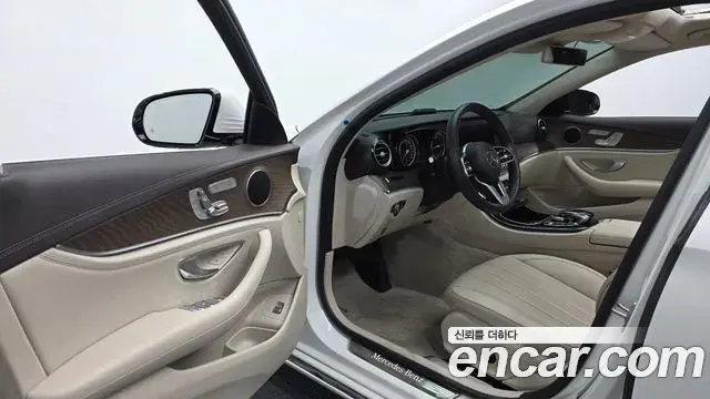 Mercedes-Benz E-Class 2019 — Фото 10/20