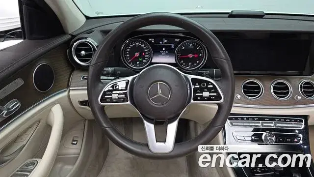 Mercedes-Benz E-Class 2019 — Фото 13/20