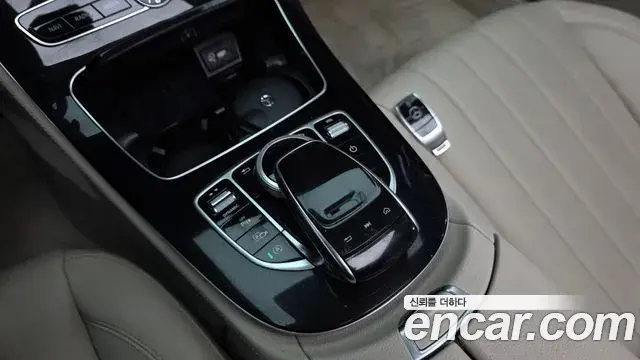 Mercedes-Benz E-Class 2019 — Фото 15/20