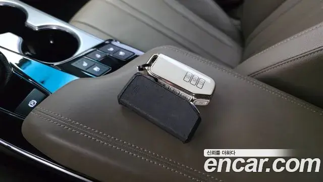 Kia K8 2022 — Şəkil 25/32