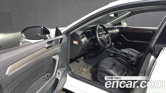 Volkswagen Arteon 2019 — Şəkil 22/35