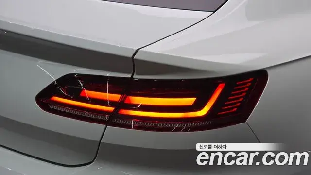 Volkswagen Arteon 2019 — Şəkil 34/35