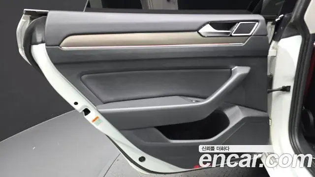 Volkswagen Arteon 2019 — Şəkil 18/35