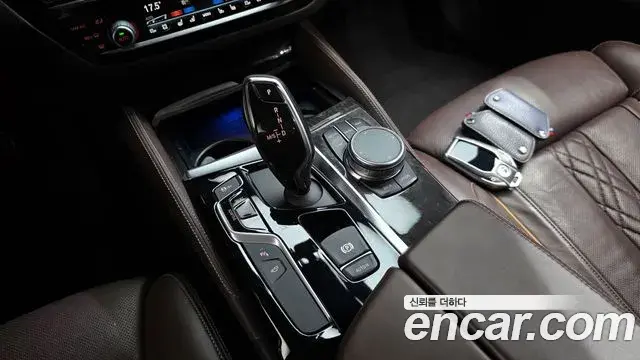 BMW 5 Series 2018 — Фото 9/20