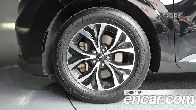 Kia Carnival 2022 — Photo 5/20