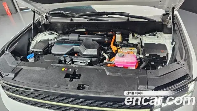 Hyundai Santa Fe 2024 — Фото 6/20