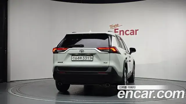 Toyota RAV4 2019 — Şəkil 19/20