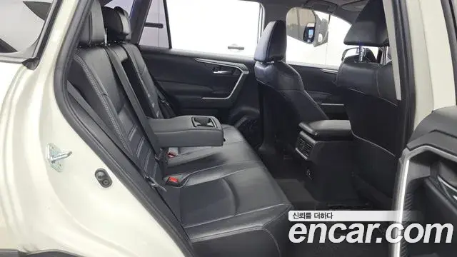 Toyota RAV4 2019 — Şəkil 11/20