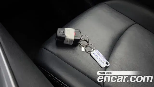 Toyota RAV4 2019 — Şəkil 12/20