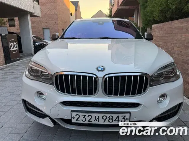 BMW X6 2018 — Фото 1/12