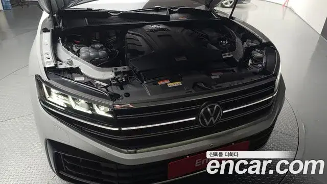 Volkswagen Touareg 2026 — ფოტო 7/20