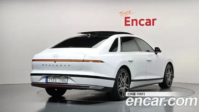Hyundai Grandeur 2025 — Фото 1/20
