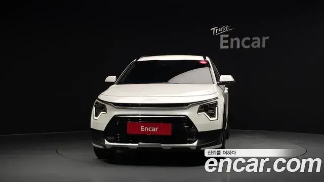Kia Niro 2022 — Şəkil 25/38