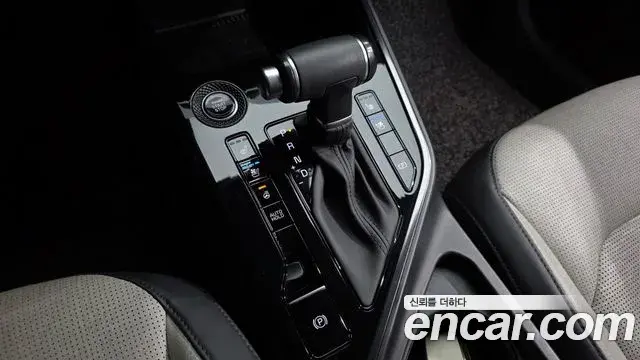 Kia Niro 2022 — Şəkil 19/38