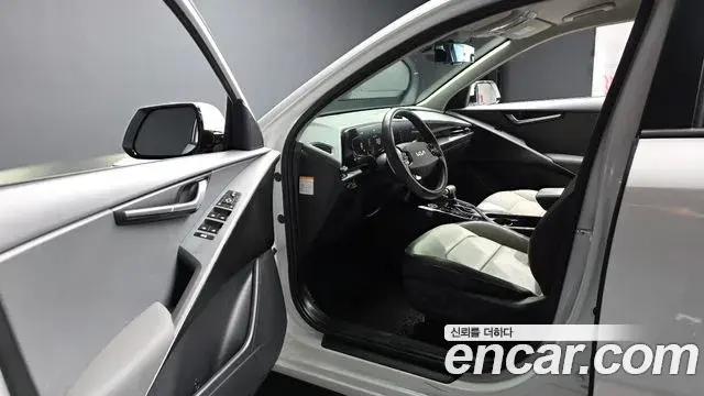 Kia Niro 2022 — Şəkil 16/38