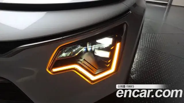 Kia Niro 2022 — Şəkil 27/38