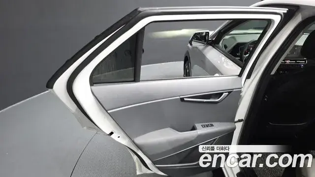 Kia Niro 2022 — Şəkil 29/38