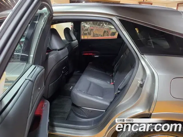 Lexus RX350h 2025 — ფოტო 17/18