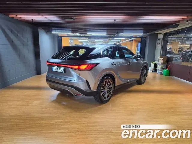 Lexus RX350h 2025 — Фото 1/18