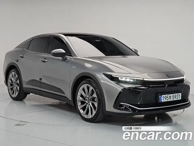 Toyota Crown Crossover 2024 — Photo 13/20