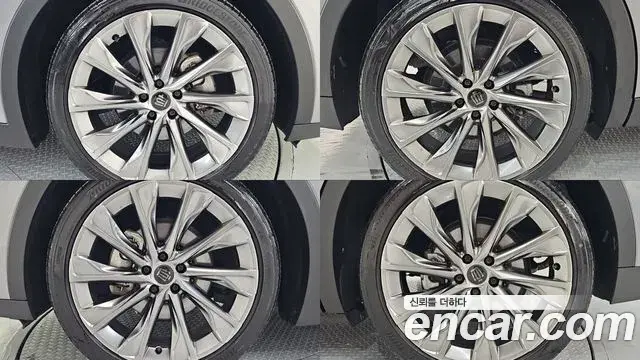 Toyota Crown Crossover 2024 — Photo 18/20