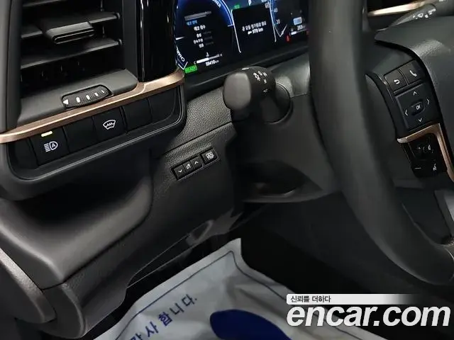 Toyota Crown Crossover 2024 — Photo 6/20