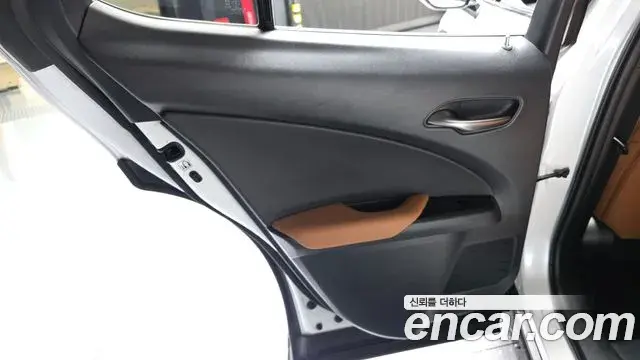 Lexus UX250h 2019 — Şəkil 17/30