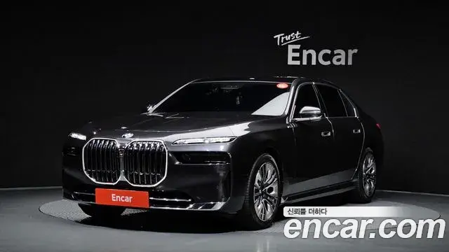 BMW 7 Series 2023 — Фото 1/20