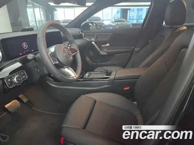 Mercedes-Benz A-Class 2026 — Фото 6/12