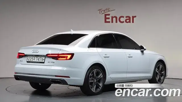 Audi A4 2019 — Фото 2/20
