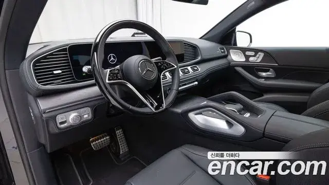 Mercedes-Benz GLE-Class 2025 — Photo 13/20