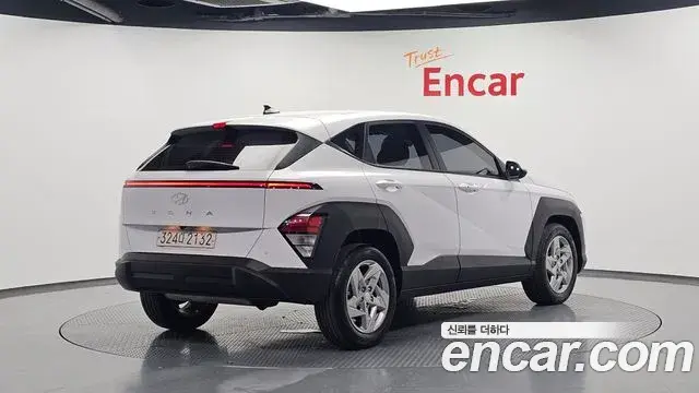Hyundai Kona 2023 — Фото 2/20