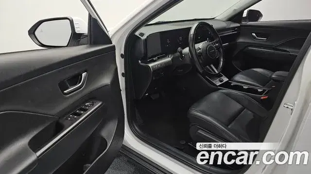 Hyundai Kona 2023 — Фото 11/20