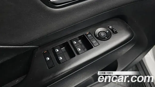 Hyundai Kona 2023 — Фото 16/20