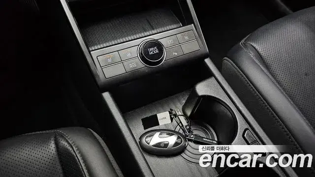 Hyundai Kona 2023 — Фото 18/20