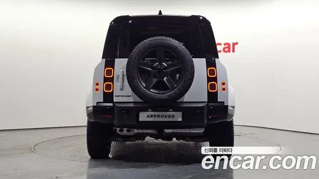 Land Rover Defender 2026 — Фото 6/20