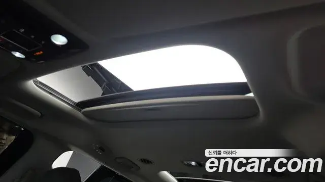 Kia Carnival 2024 — Photo 17/20