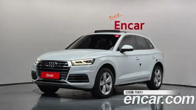 Audi Q5 2020 — Фото 1/20