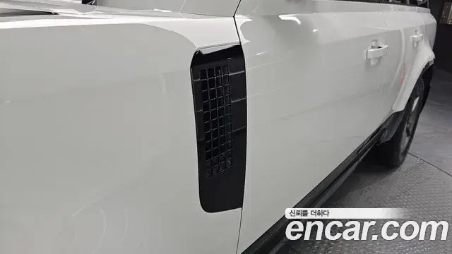 Land Rover Defender 2026 — Фото 20/20