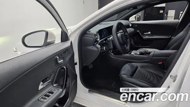 Mercedes-Benz A-Class 2020 — Фото 10/20