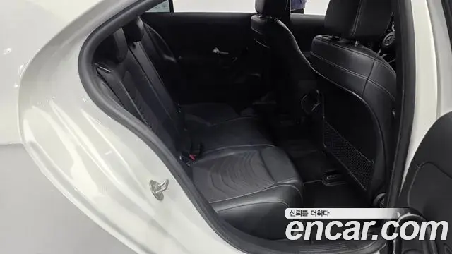 Mercedes-Benz A-Class 2020 — Фото 12/20