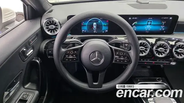 Mercedes-Benz A-Class 2020 — Фото 13/20