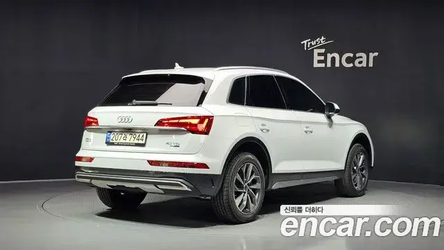 Audi Q5 2023 — Фото 1/20