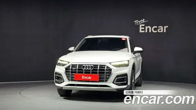 Audi Q5 2023 — Фото 2/20