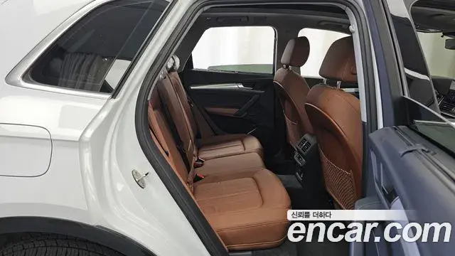 Audi Q5 2023 — Фото 12/20