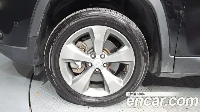 Jeep Cherokee 2021 — Photo 5/20