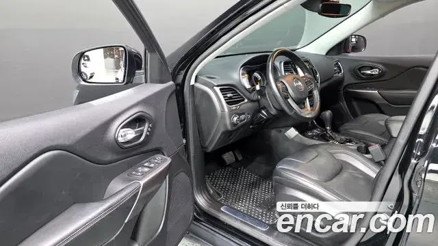 Jeep Cherokee 2021 — Photo 10/20