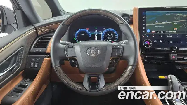 Toyota Alphard 2025 — Фото 13/20