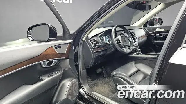 Volvo XC90 2018 — Фото 10/20