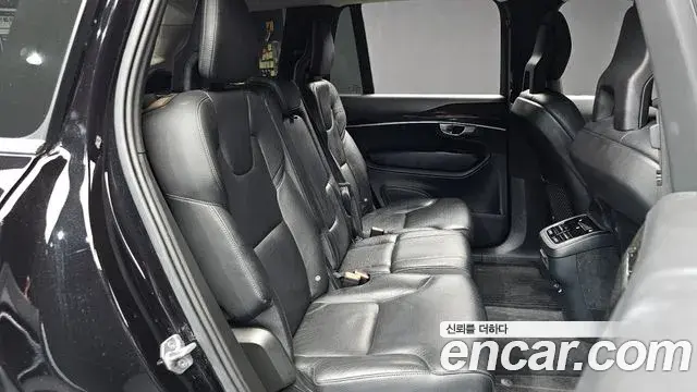 Volvo XC90 2018 — Фото 12/20